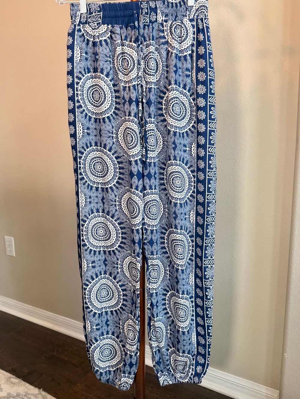 Lotus & Luna Navy Boho Medallion Print Joggers Elastic Waist Size S
